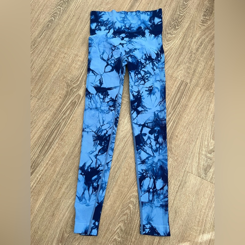 SHEIN tye die leggings